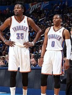 榜眼梦游11中1福克斯空砍25分，米切尔28+8，骑士送马刺交手6连败（榜眼手感低迷仅11投1中，福克斯25分难救主，米切尔28+8领军，骑士对马刺豪取交手6连胜）