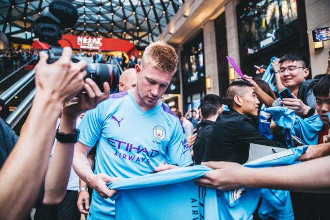 足球联赛赛季最佳球员排行榜公布（足球联赛赛季最佳球员评选结果出炉）