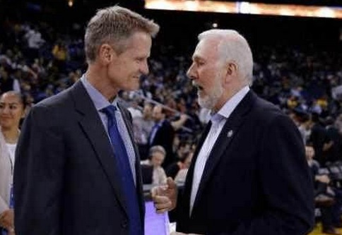 科斯塔库塔：库普梅纳斯踢后卫失误太多，位置提前有利于进攻（科斯塔库塔：库普梅纳斯打后卫失误偏多，前移位置更利于进攻）