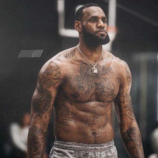 猛龙豪取8连胜，榜眼秀英格拉姆狂砍37分7篮板终迎爆发（猛龙喜迎八连胜，榜眼英格拉姆轰下37分7板强势爆发）