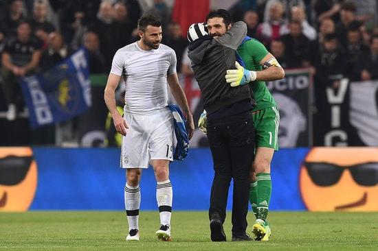 布鲁日主帅：我们采取了正确的战术，三破巴萨球门让我满意