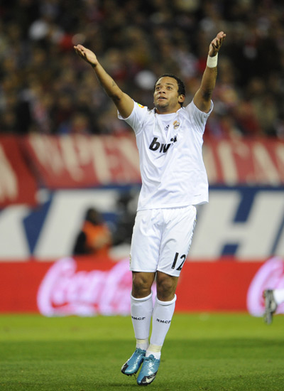 传闻：枪手、蓝军、红军、曼联和拜仁与卡马文加联系在一起