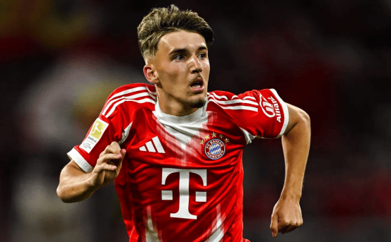 拜仁官方：后卫博埃因病缺席与斯图加特的比赛（拜仁通报：博埃因病无缘对阵斯图加特）