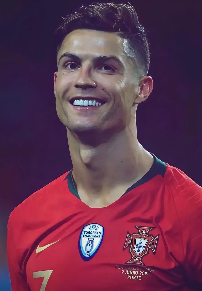 欧冠战报：西蒙屡献神扑，巴尔科拉中框，巴黎0-0闷平毕包（欧冠速递：西蒙高接低挡，巴尔科拉中柱，巴黎0-0与毕包互交白卷）