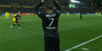 曼联迎战狼队，我真担心被惹毛的阿莫林，会帮利物浦解套！（曼联战狼队：就怕阿莫林发飙，替利物浦解困）